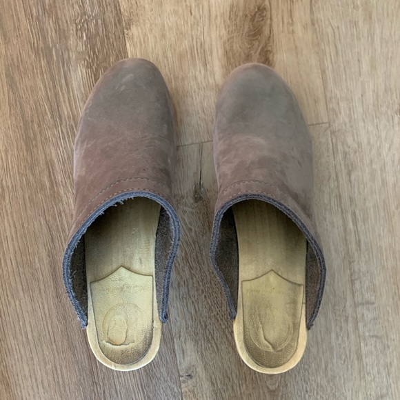 No. 6 Clogs - Picture 5 of 5